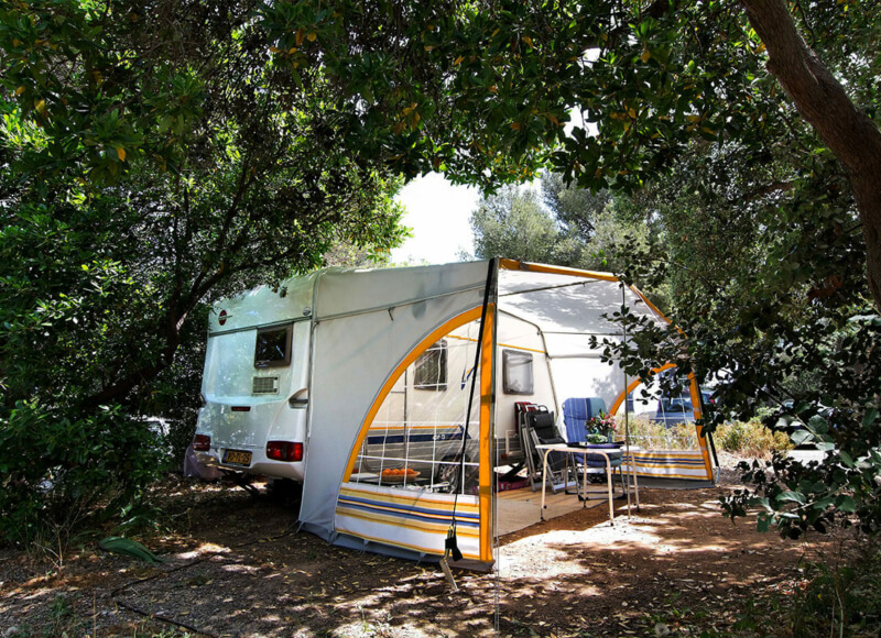 https://www.bonporteau.fr/base/uploads/2021/03/bonporteau-emplacement-camping-car-caravan-2.jpg