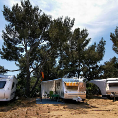 https://www.bonporteau.fr/base/uploads/2021/03/bonporteau-emplacement-camping-car-caravan-3.jpg