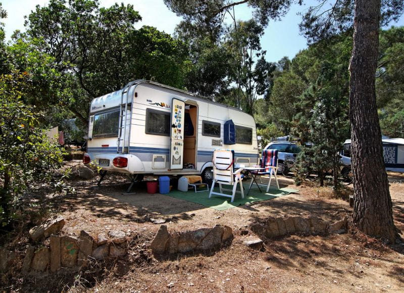 https://www.bonporteau.fr/base/uploads/2021/03/bonporteau-emplacement-camping-car-caravan-ombrage.jpg
